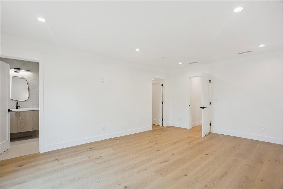 5743 Natick Avenue – photo 2