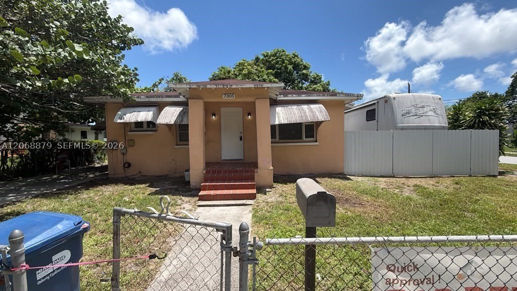 7305 NW 17th Ct – photo 1