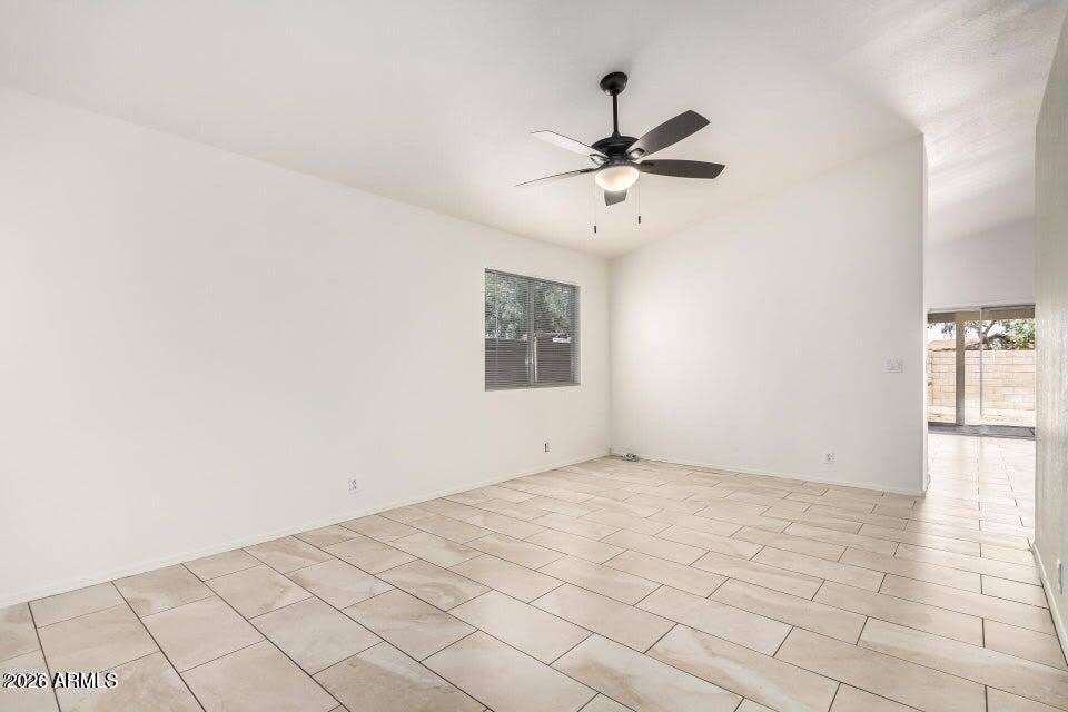 2014 N 84 Lane – photo 5