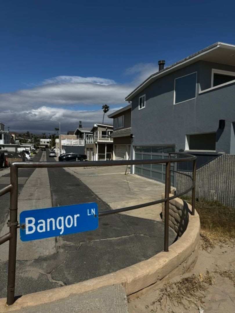 3 Bedroom Ventura Beach Home – photo 2