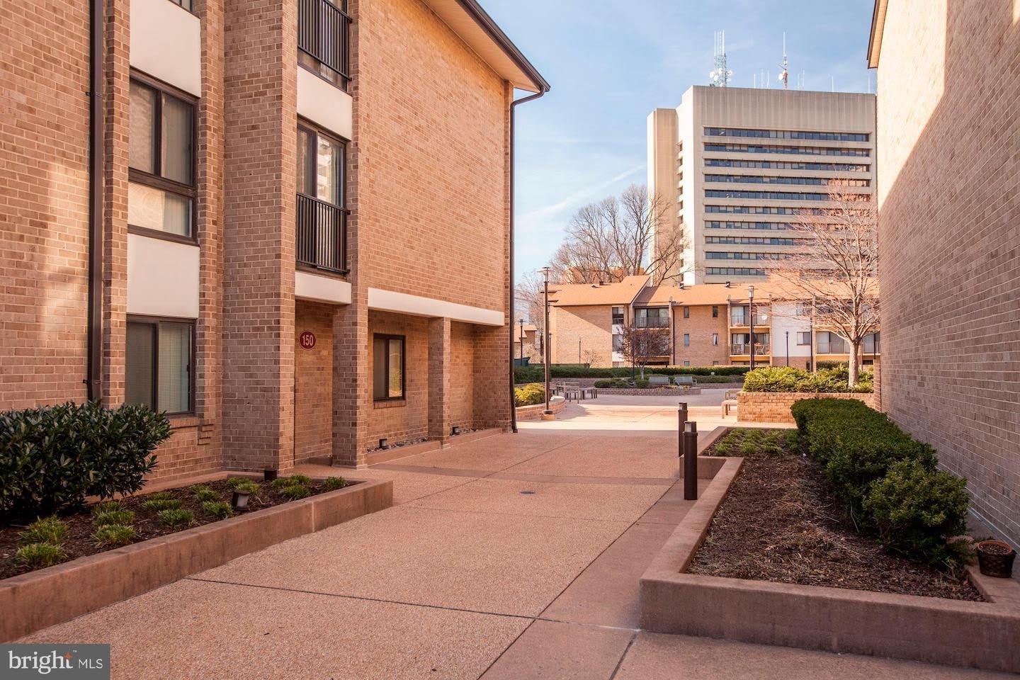 150 MONROE ST #102 – photo 1