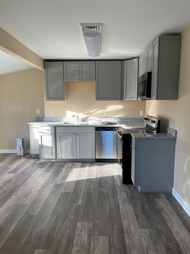 3 bedroom/2 bath unit in Williamsburg – photo 5