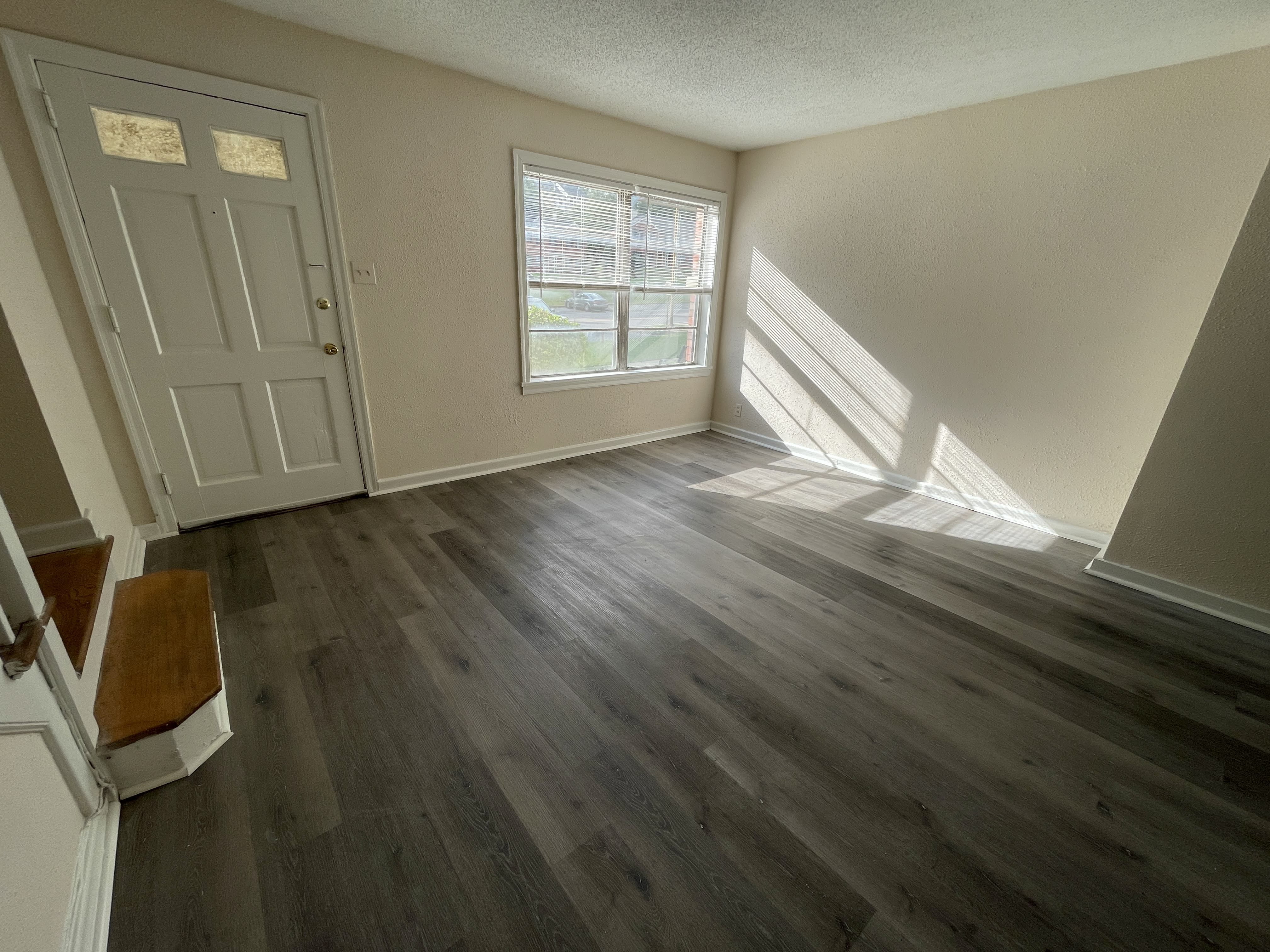 1641 Valley Ave – photo 4