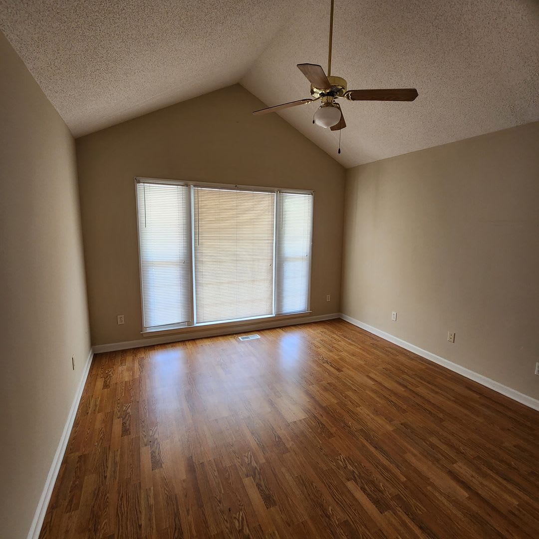 126 West Holding Ave – photo 4