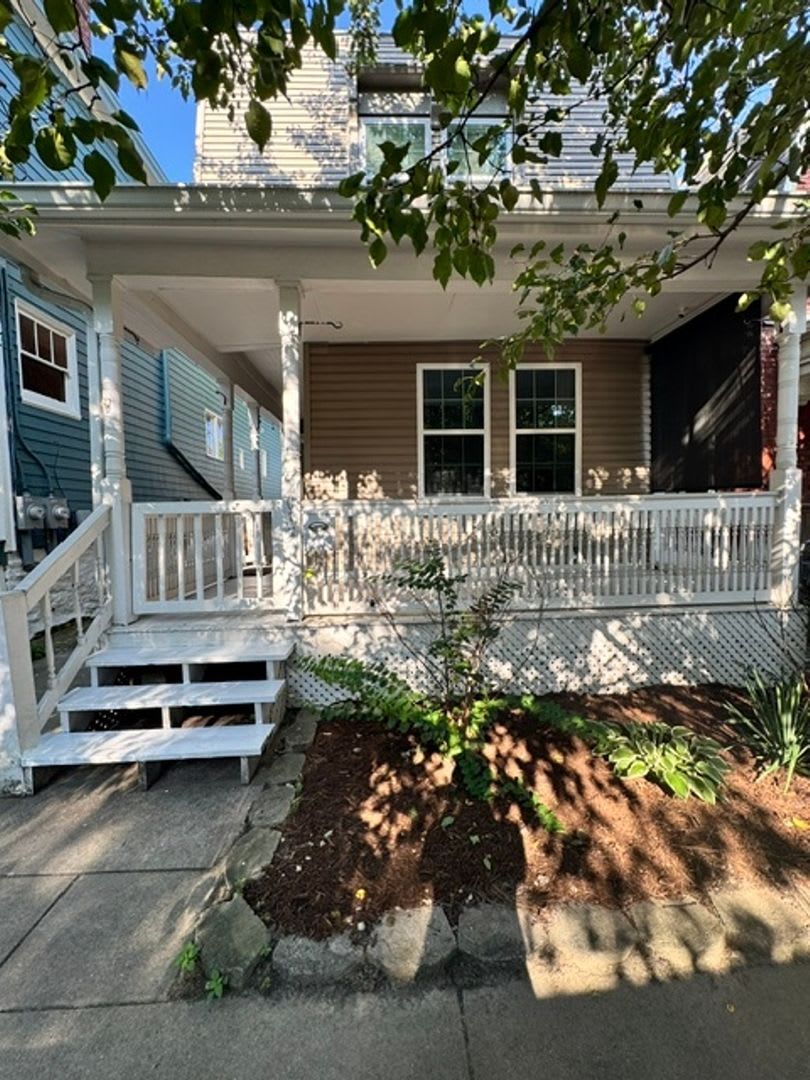 Charming 3BR House in Covington – photo 1