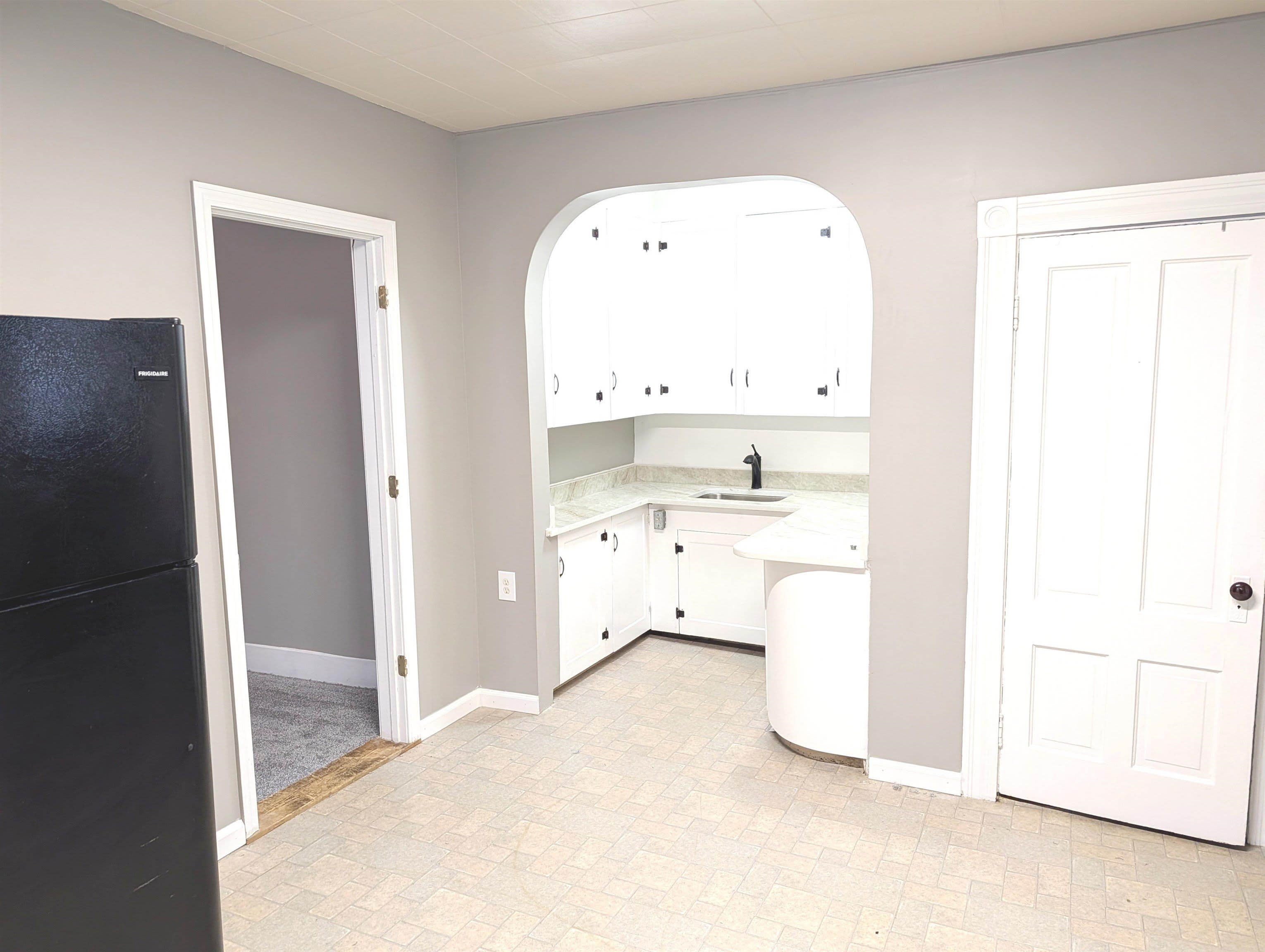 685 Massabesic Street – photo 3