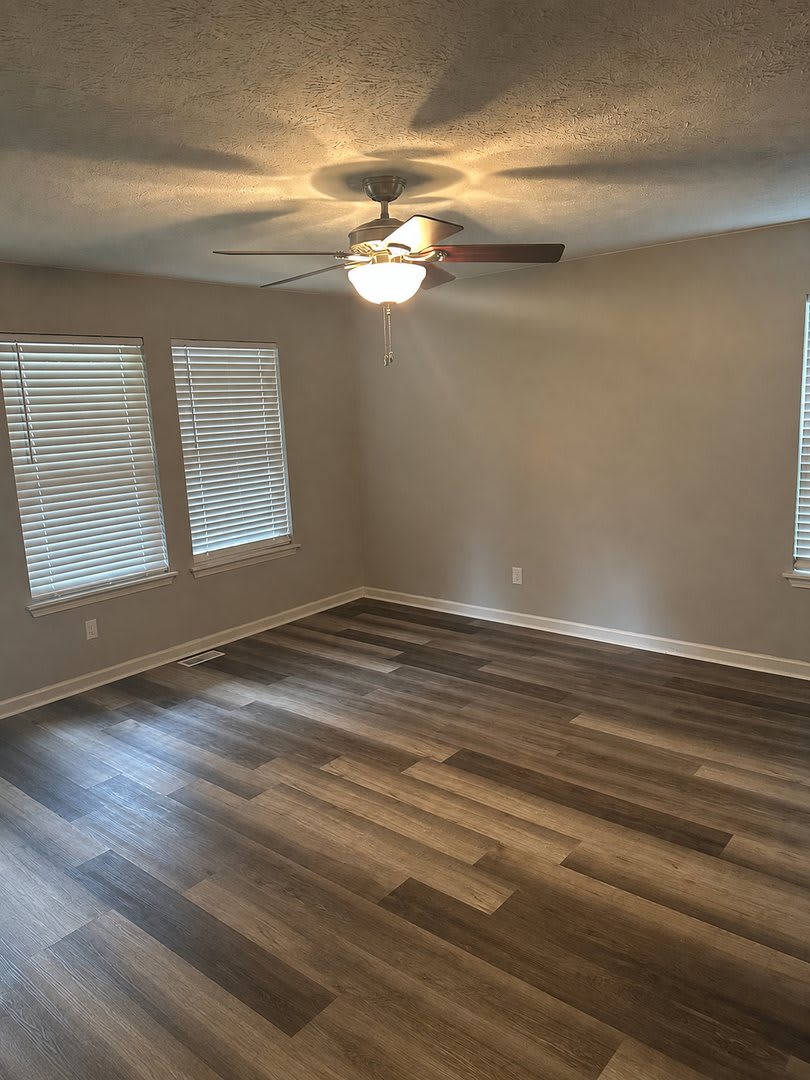 3 bedroom 1 bathroom house – photo 2