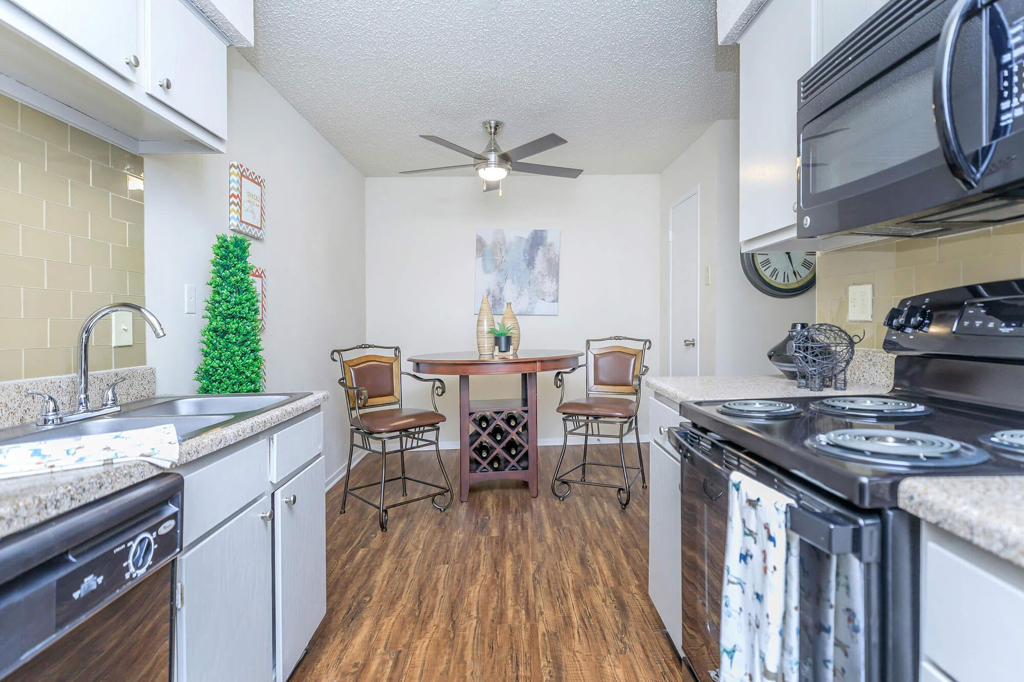 Park Row Apartments – photo 3