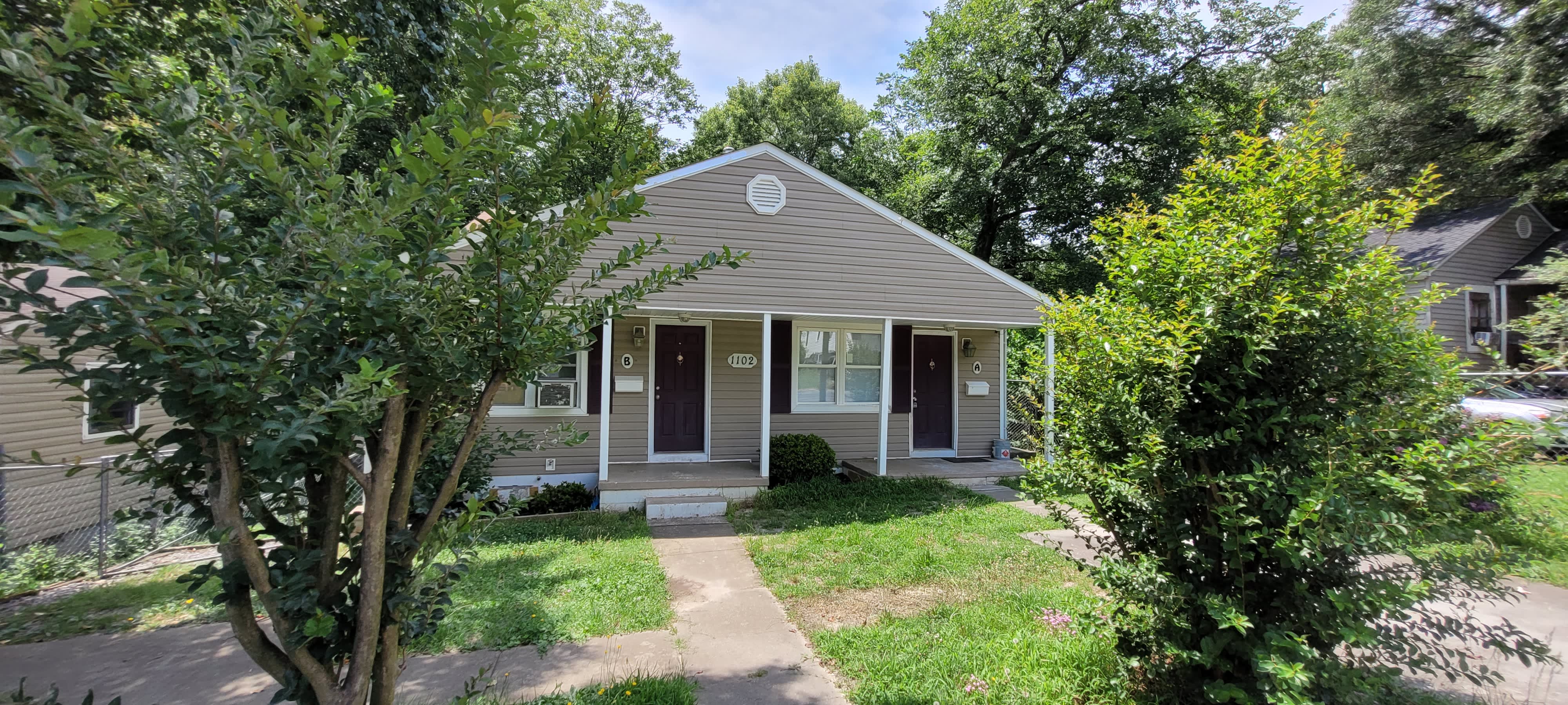 1102 Logan St – photo 2
