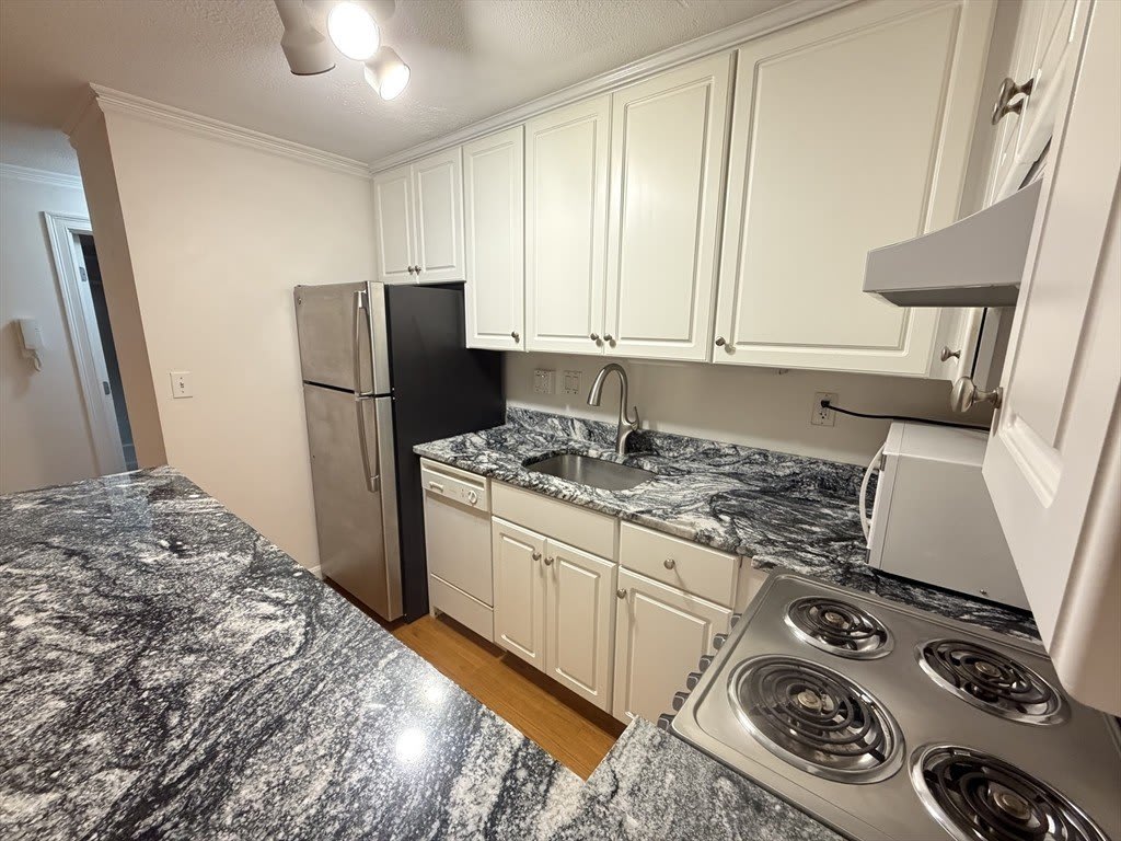 1691 Cambridge St – photo 1