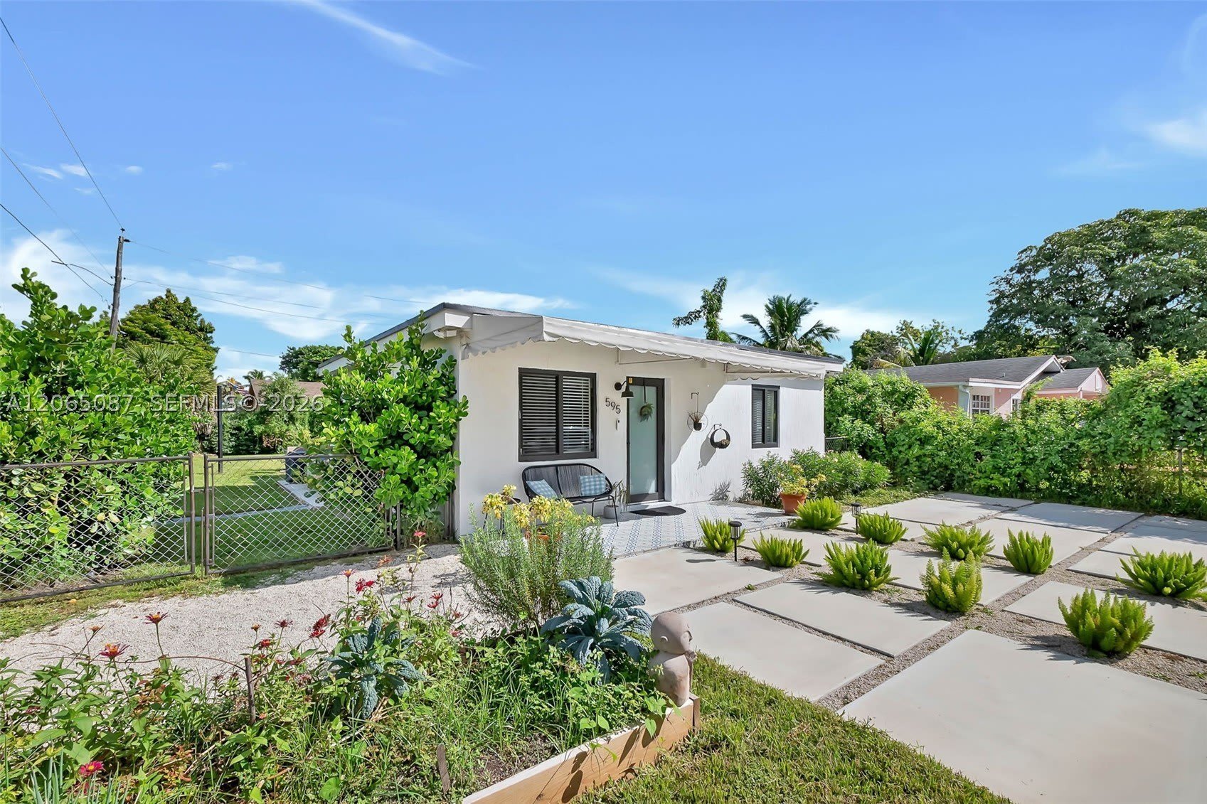 595 Nw 101St St – photo 3