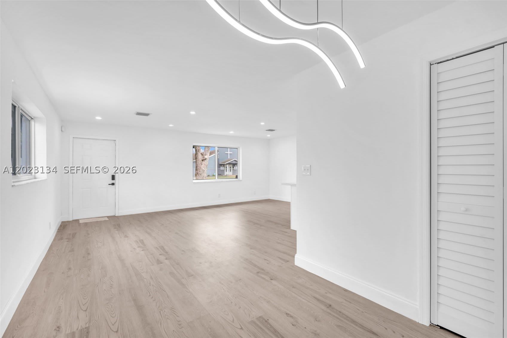 2572 NW 20th St – photo 5