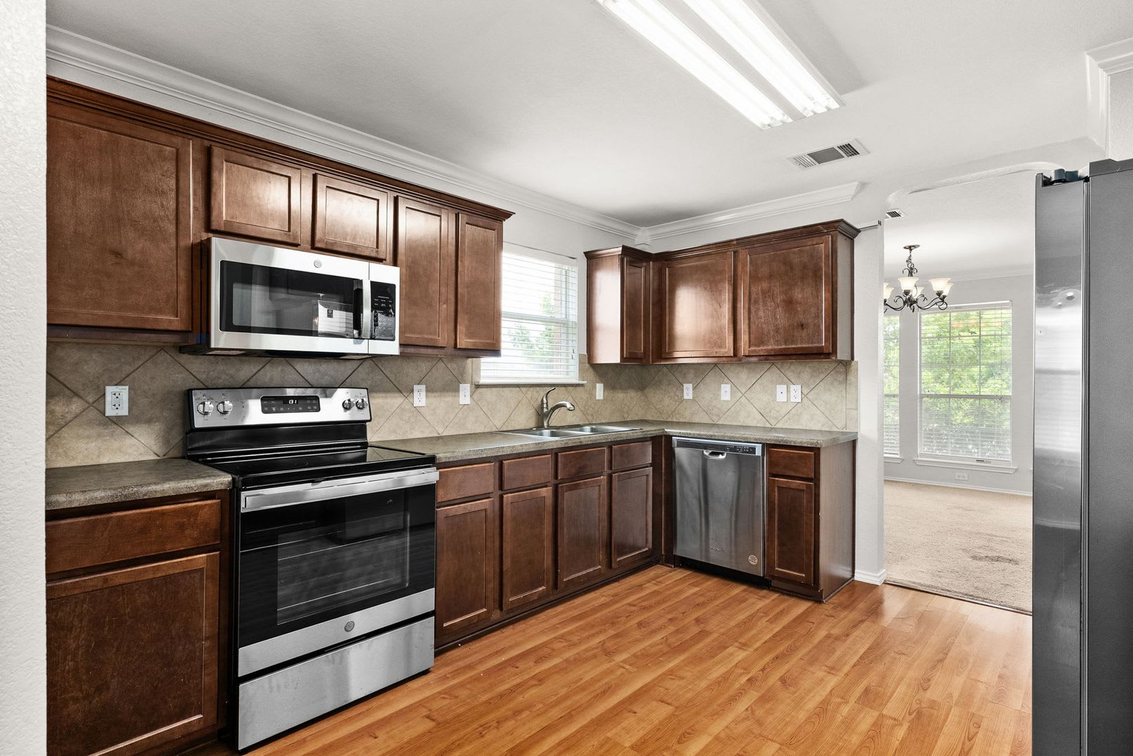 2002 Isabelle Dr – photo 3