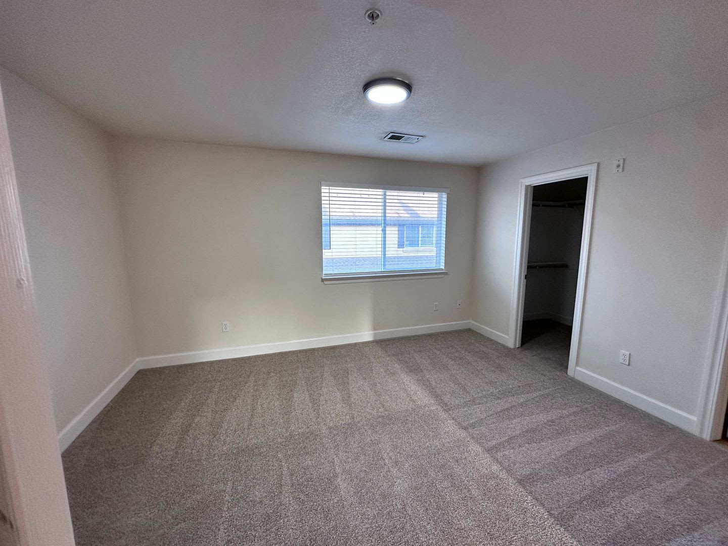 165 Lancaster Dr Apt 2 – photo 4