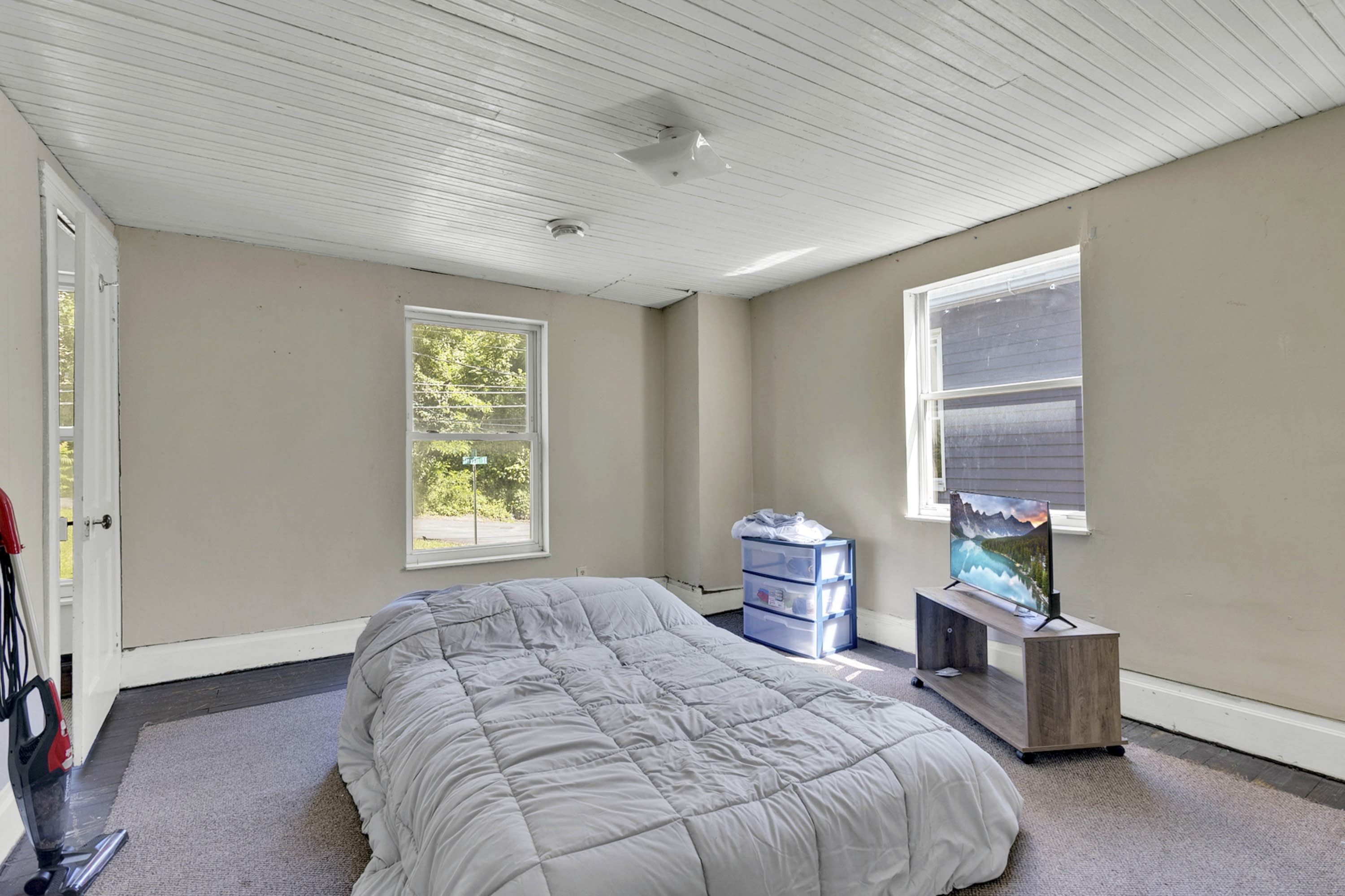 352 Stewart Street – photo 5