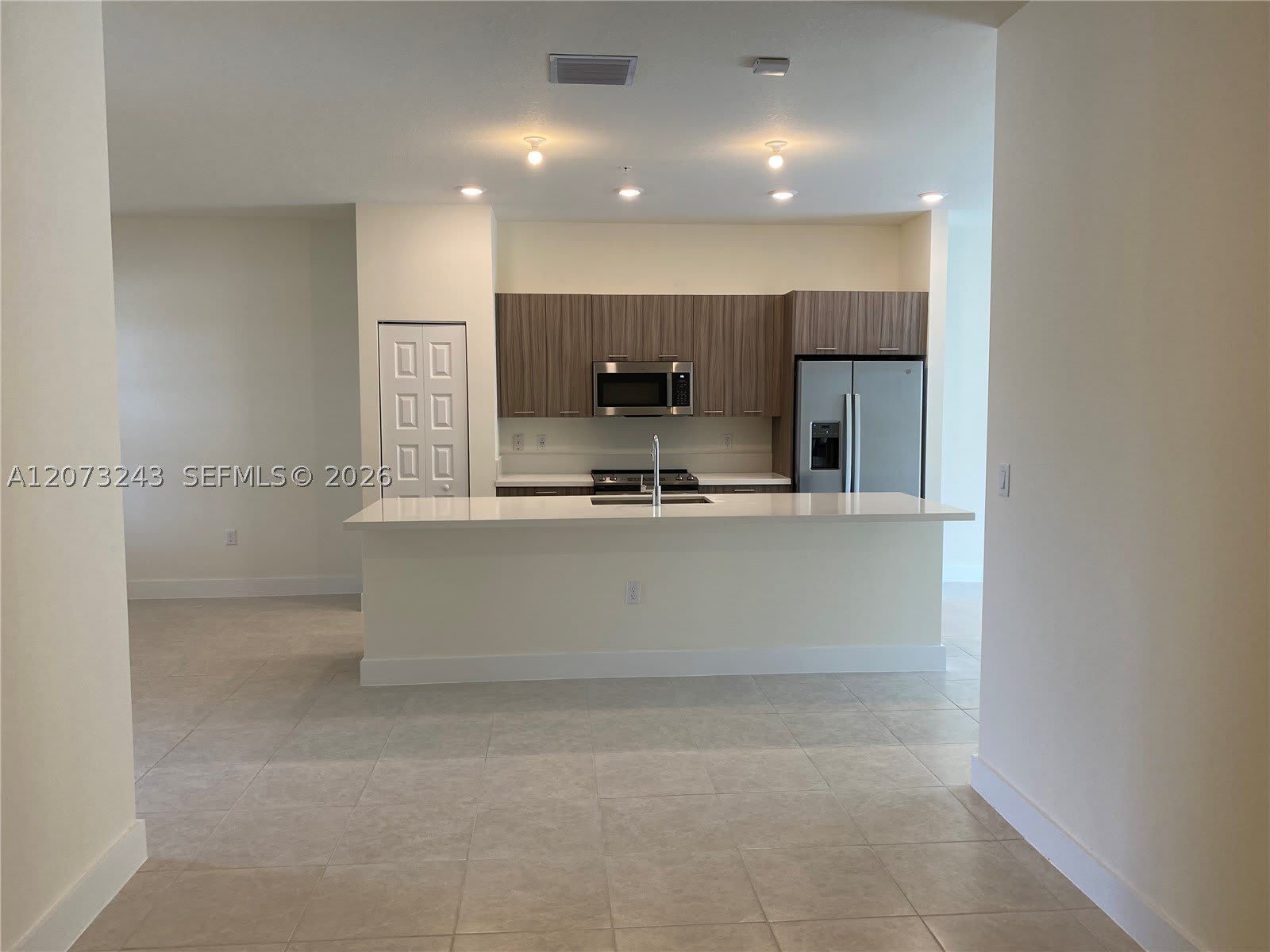 7915 Nw 104Th Ave – photo 4