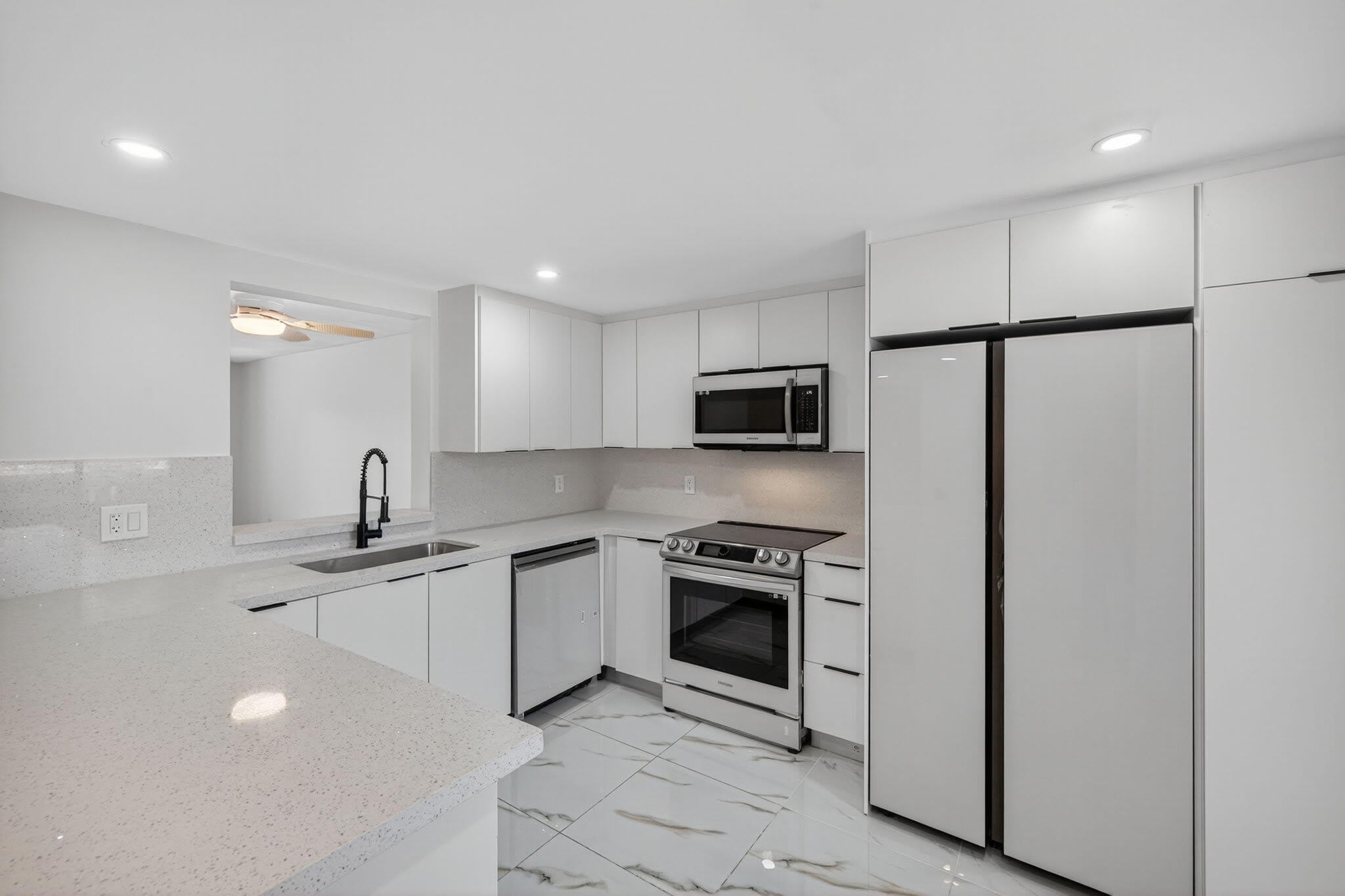 14375 Strathmore Lane – photo 5