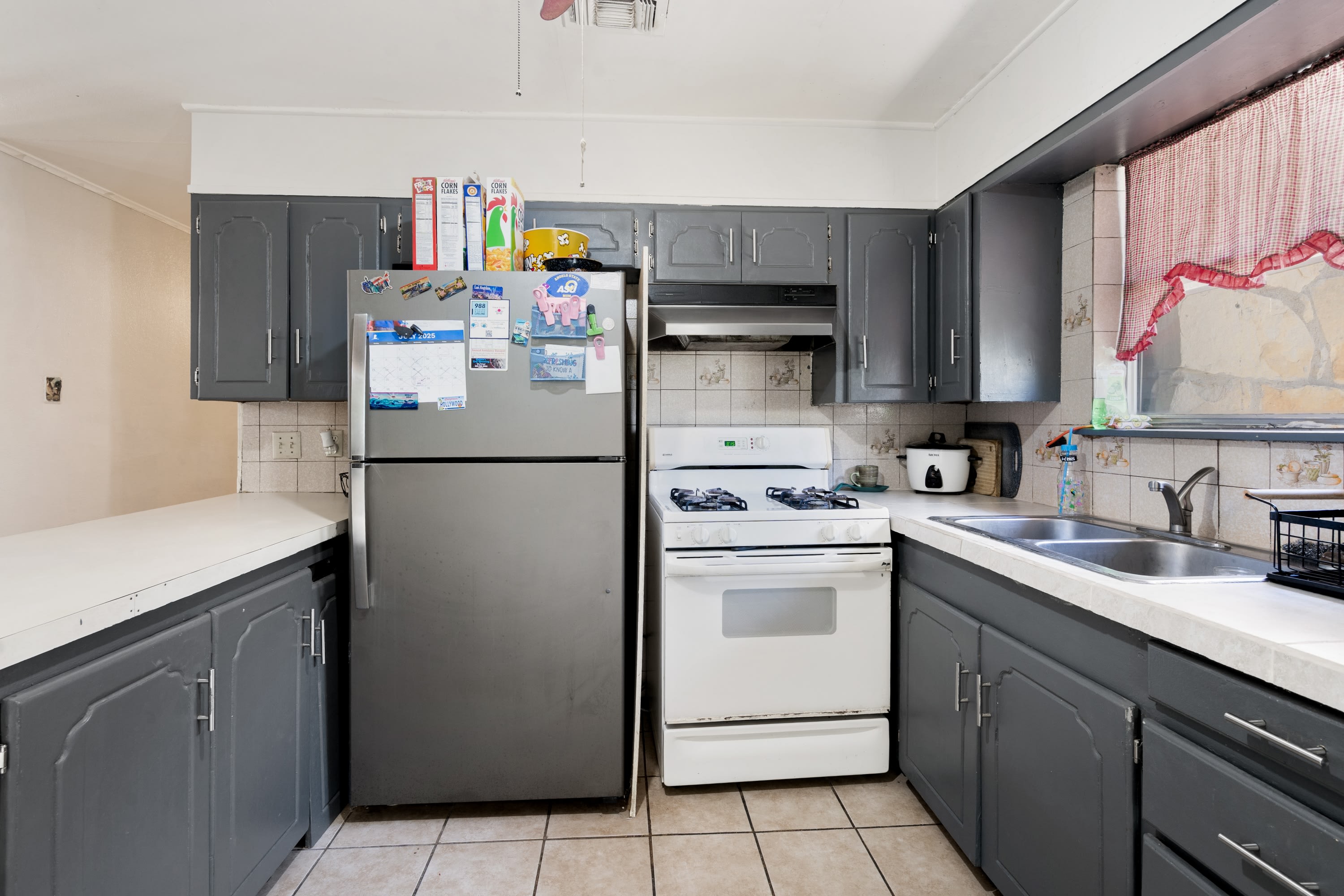 504 Avenue V – photo 4