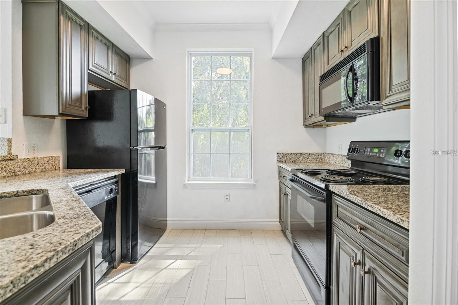 5571 ROSEHILL Road – photo 4