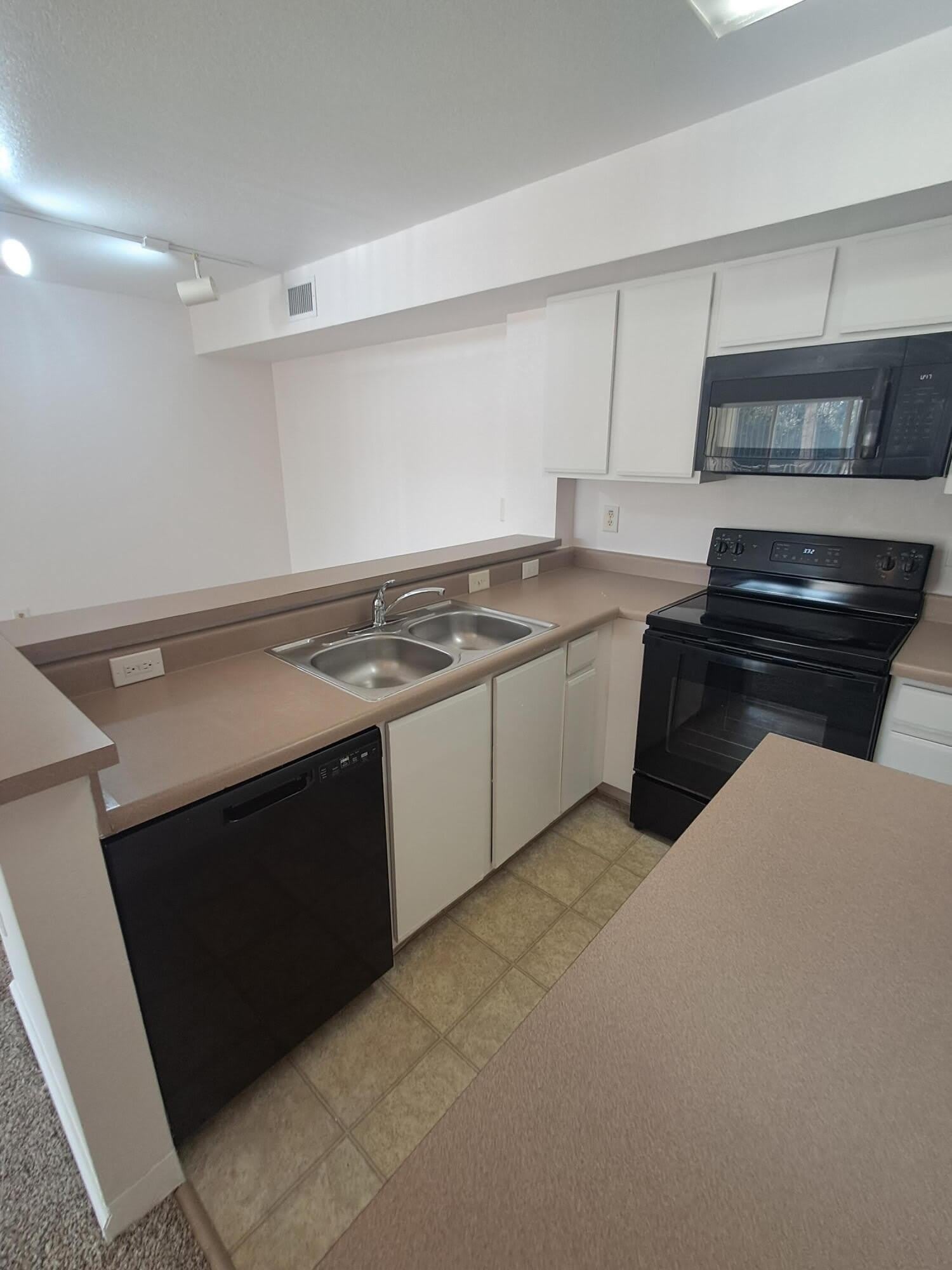 171 SW PALM Drive – photo 4