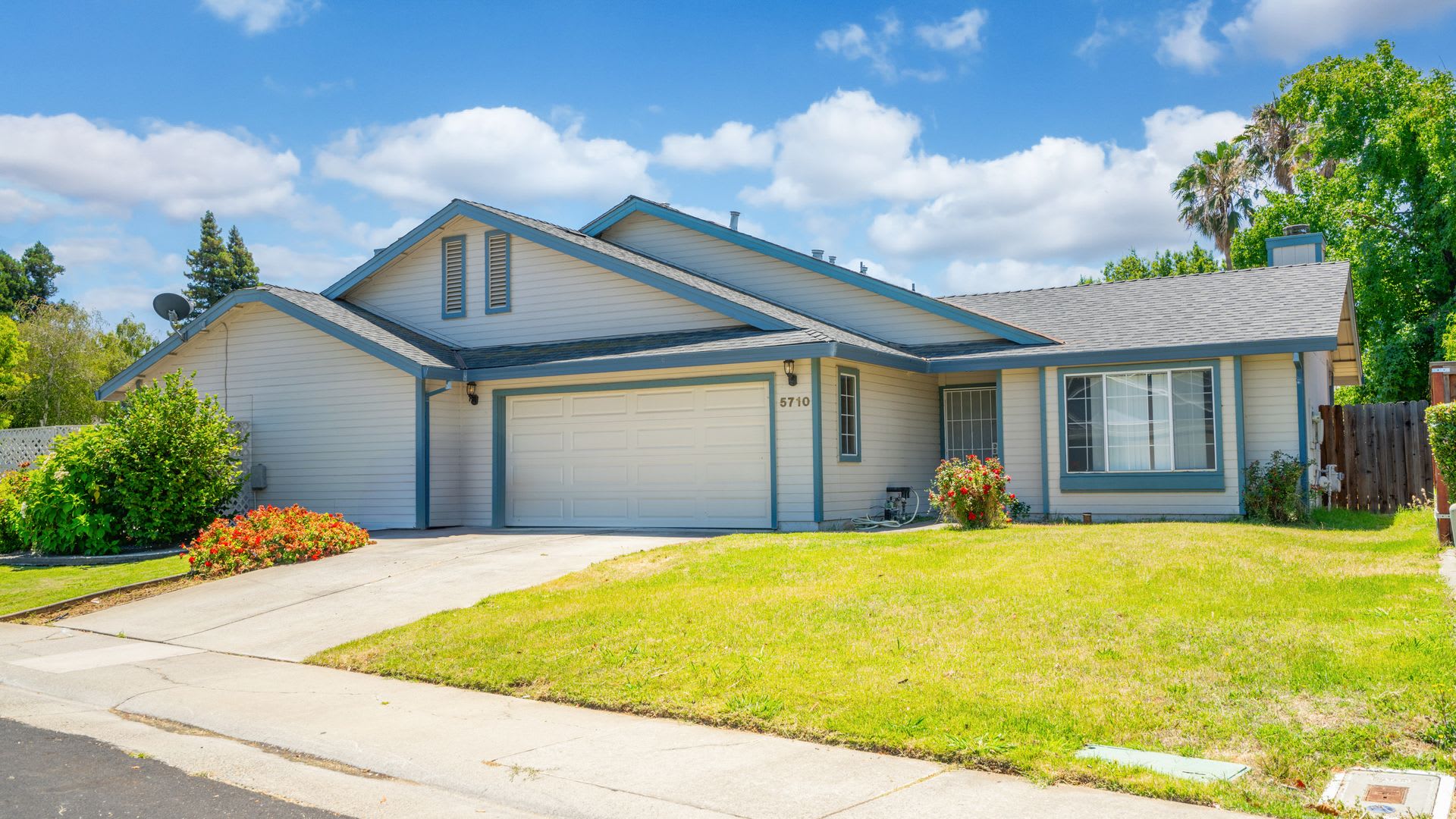 3 Bedroom 2 Bath In Elk Grove The Willows – photo 2