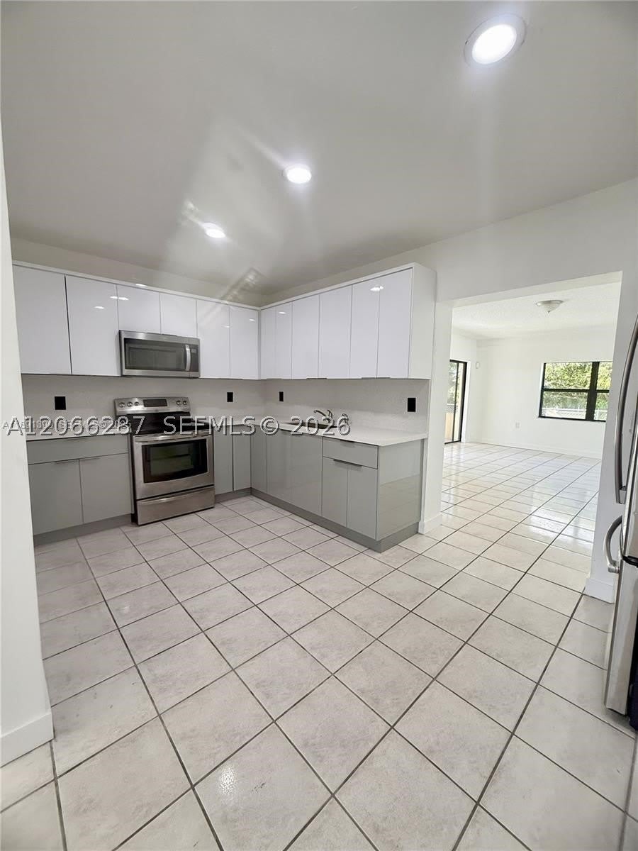 11821 SW 185th Ter – photo 3
