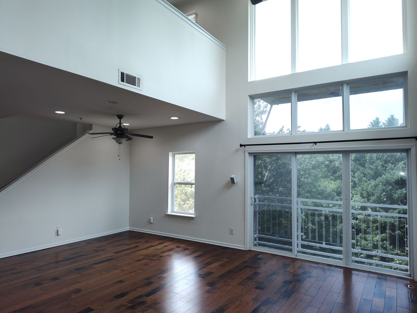 Beautiful Condo Located In The Reinassance Community – photo 5
