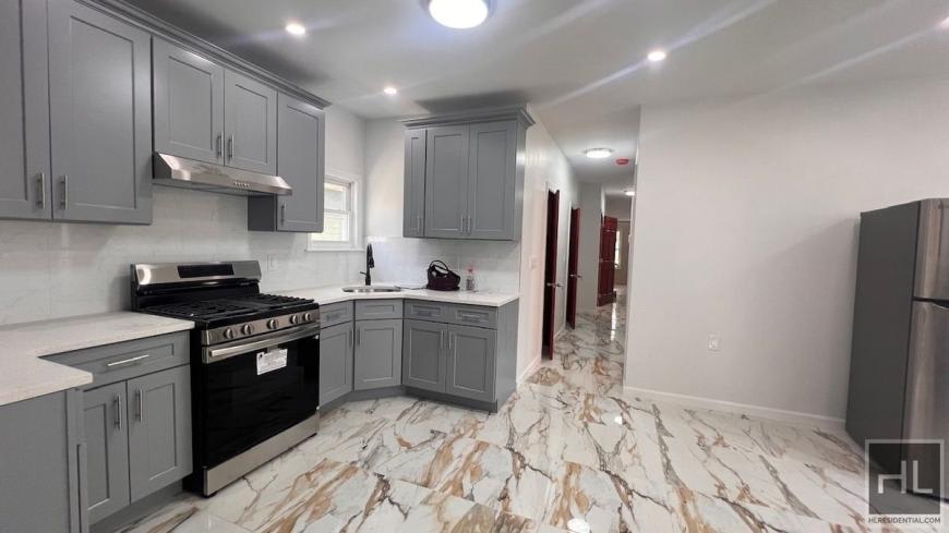 610 EAST 3 STREET – photo 1