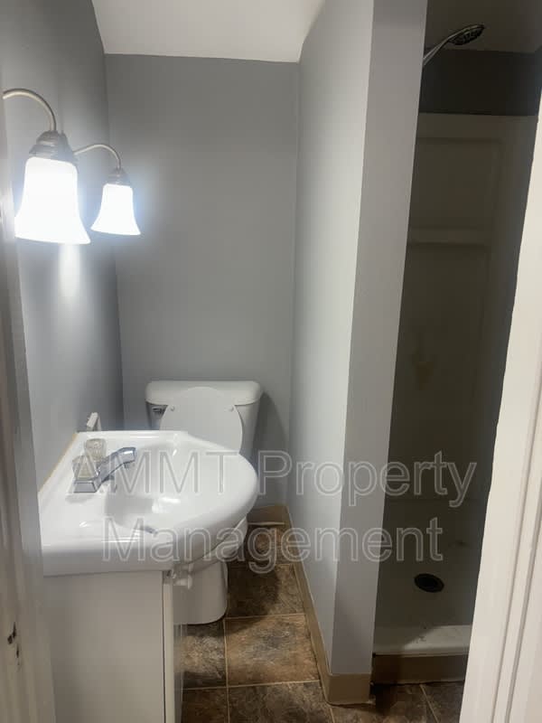 1725 D Avenue NE – photo 4