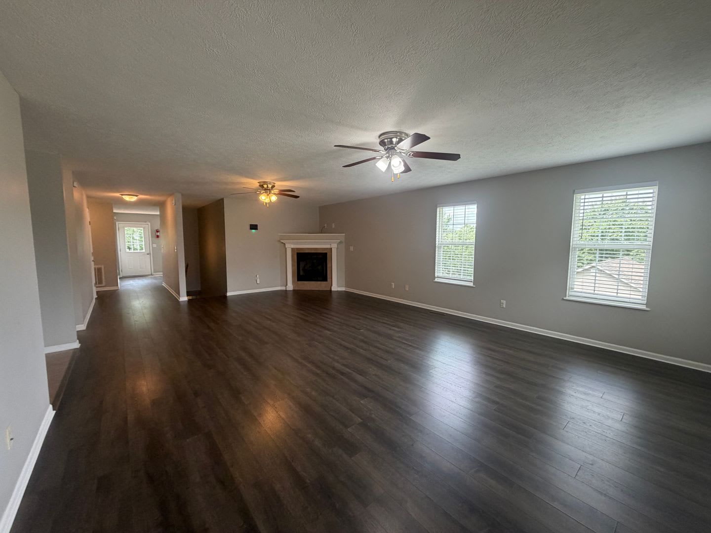 Large home close to post! – photo 2