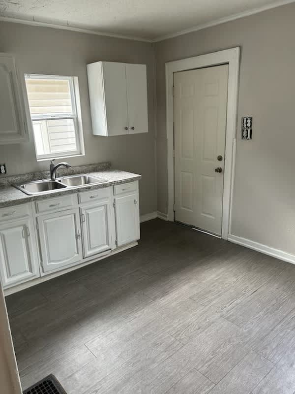 1626 Lawton Avenue New – photo 3