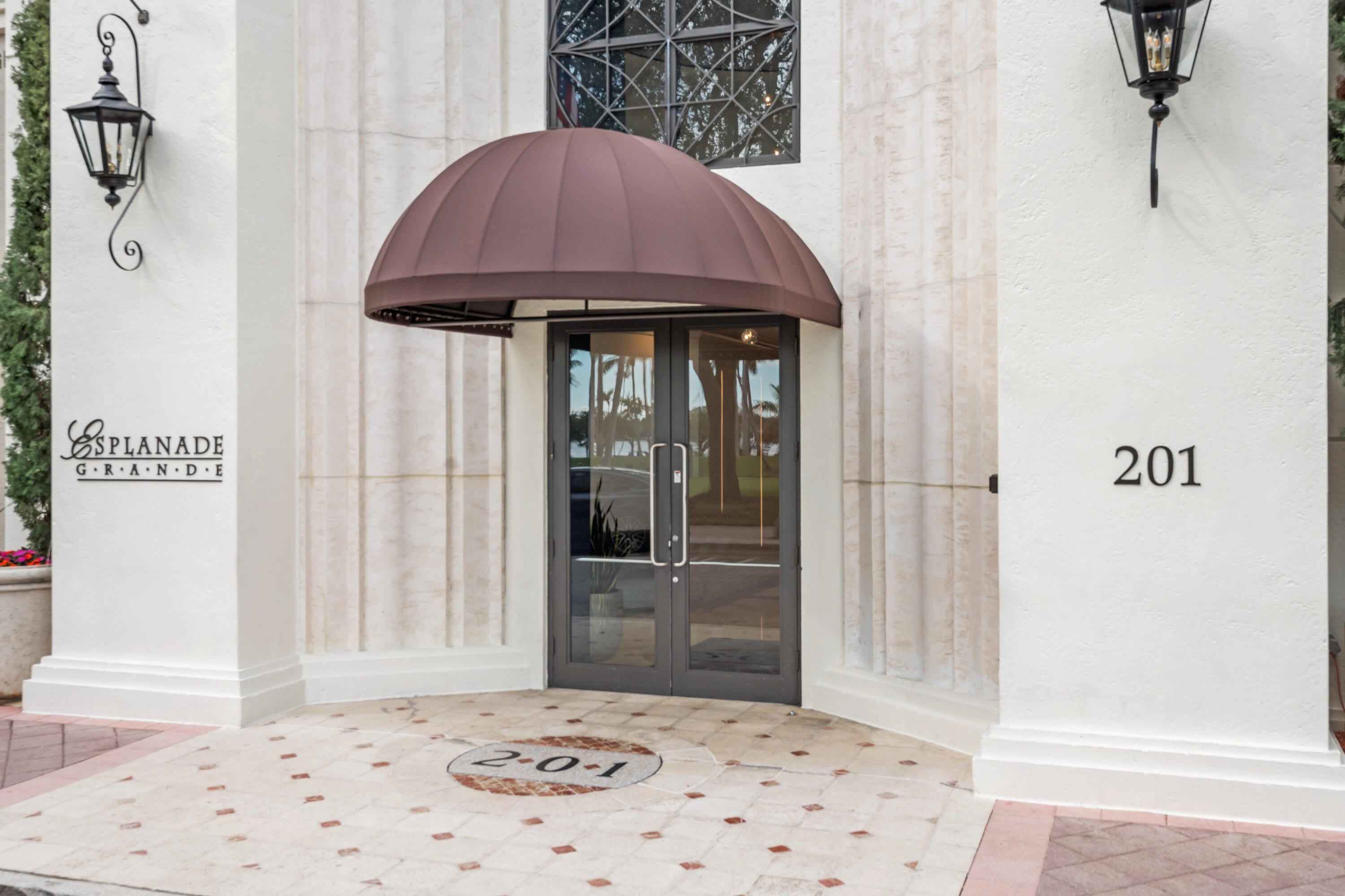 201 S Narcissus Avenue – photo 2