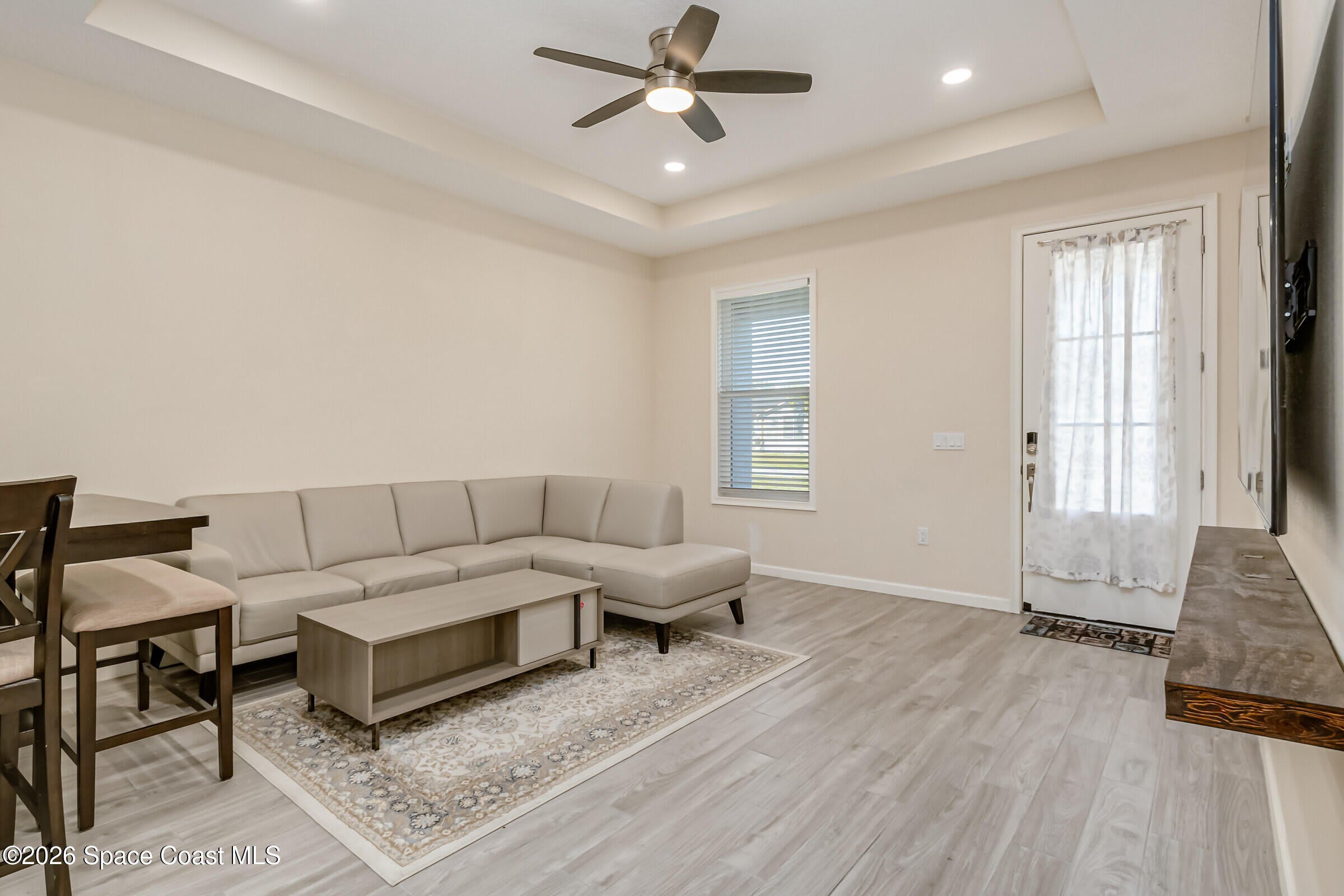 209 E Avenue B – photo 5