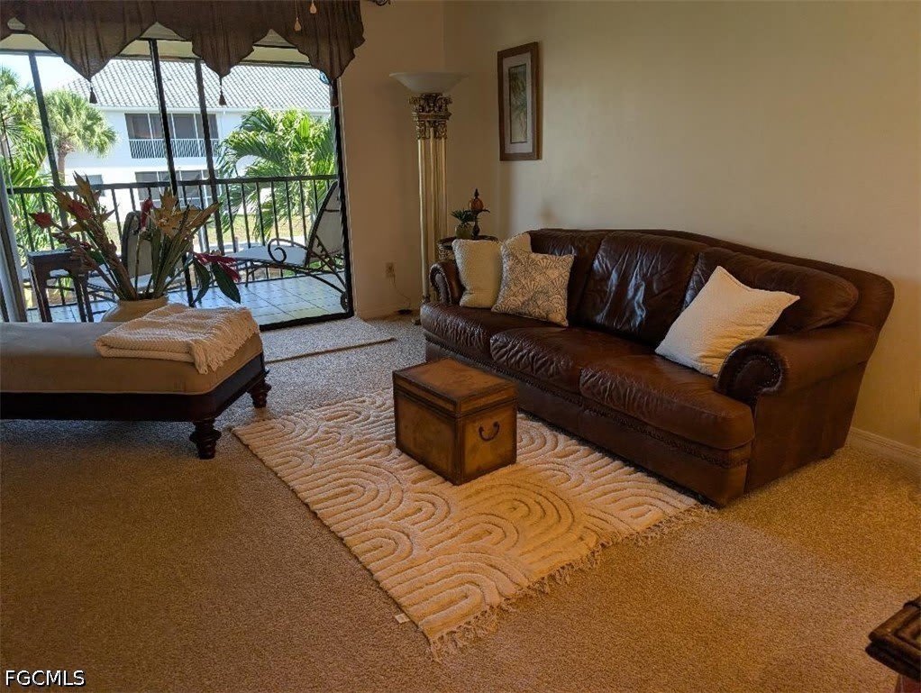 719 SW 47th Terrace – photo 4