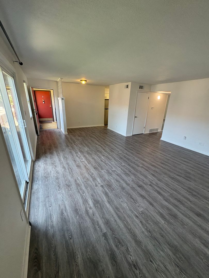 6224 Robinson St – photo 5