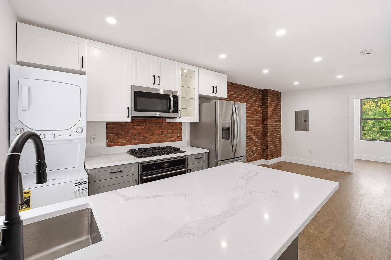 216 6TH ST – photo 3