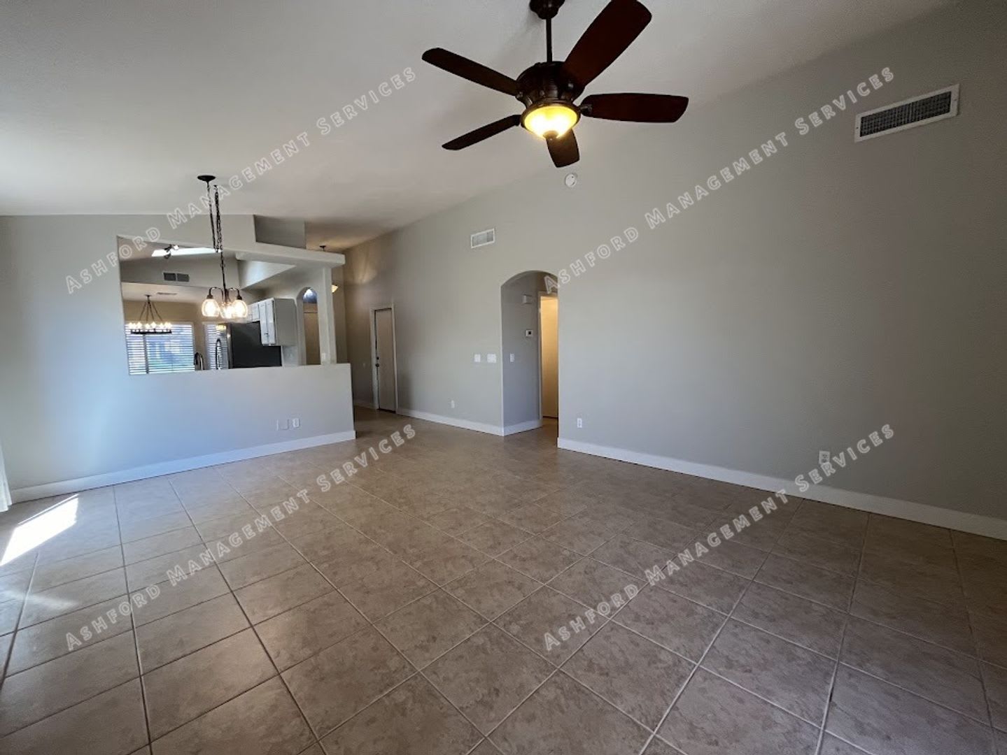 BEAUTIFUL 3 BEDROOM 2 BATHROOM HOME IN PEORIA – photo 5