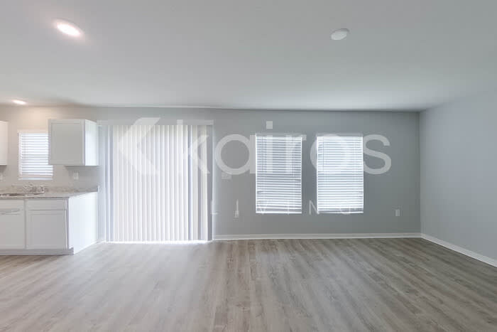 110 Kismet Parkway East – photo 4