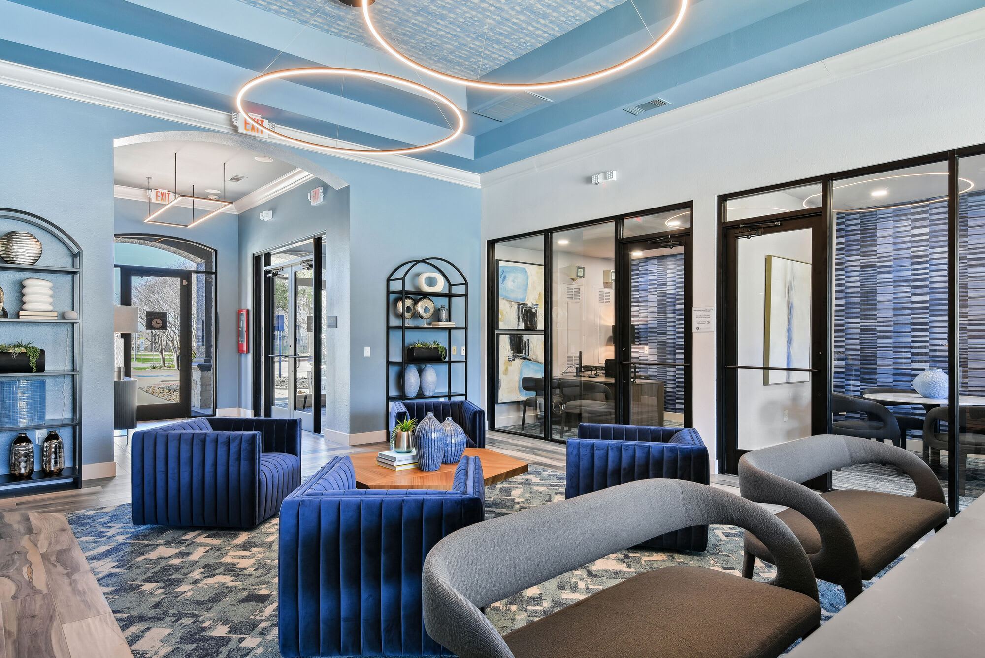 Collier Luxury Living – photo 2