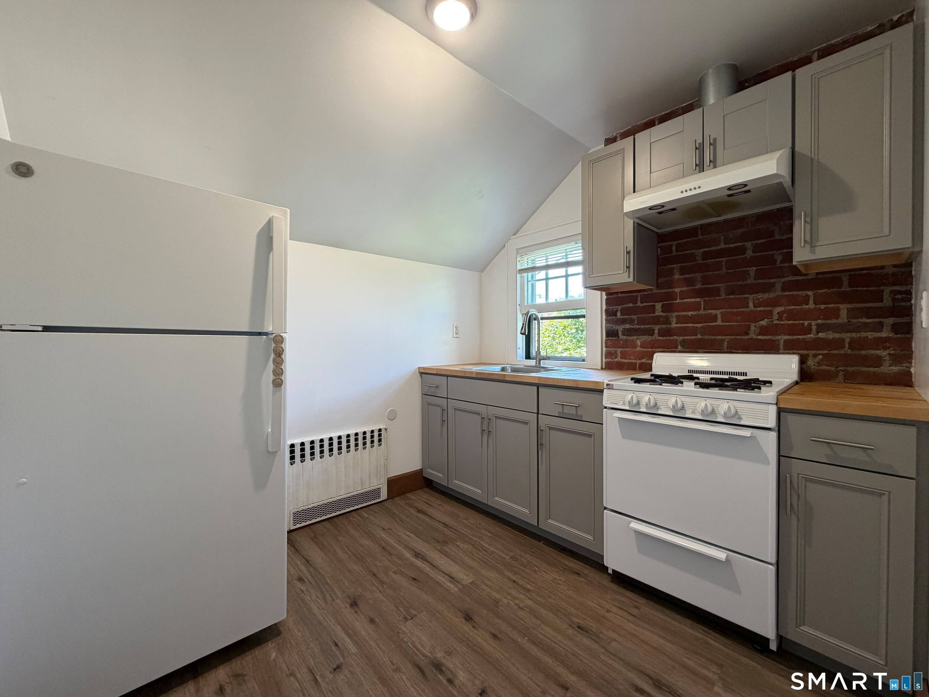 105 Crystal Street – photo 5
