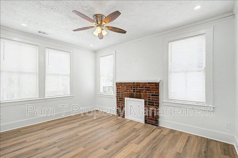613 W 39th St – photo 5