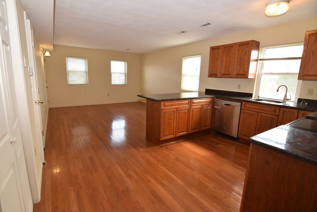 877-879 Washington Street – photo 5