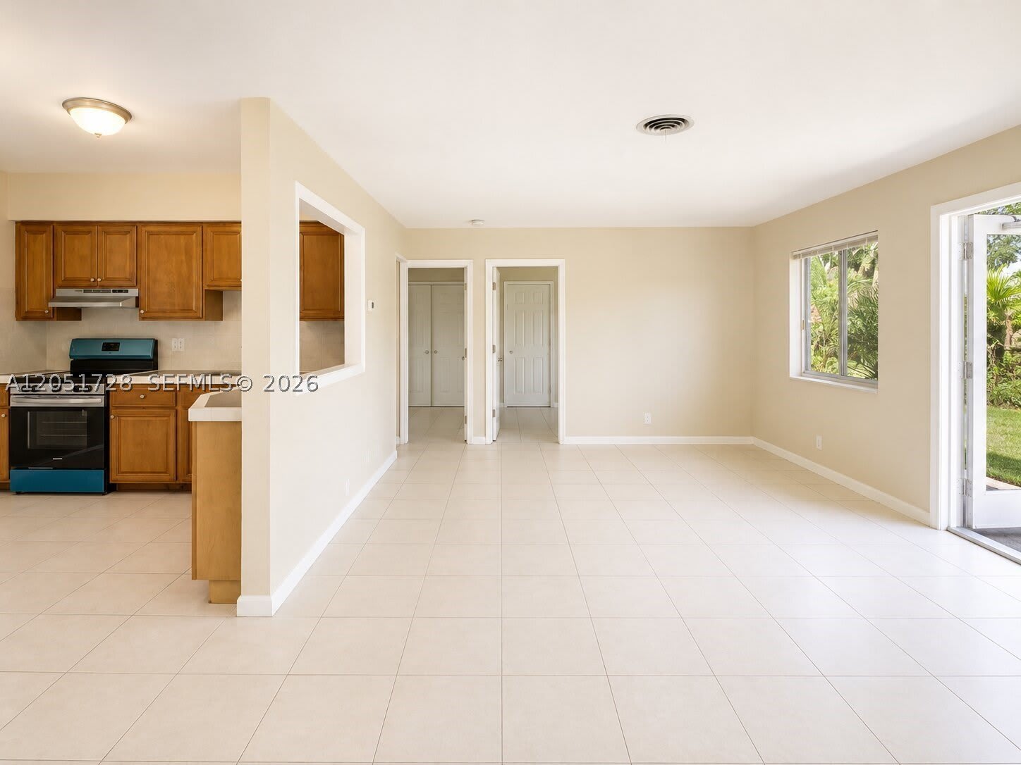 700 NE 25th St – photo 3