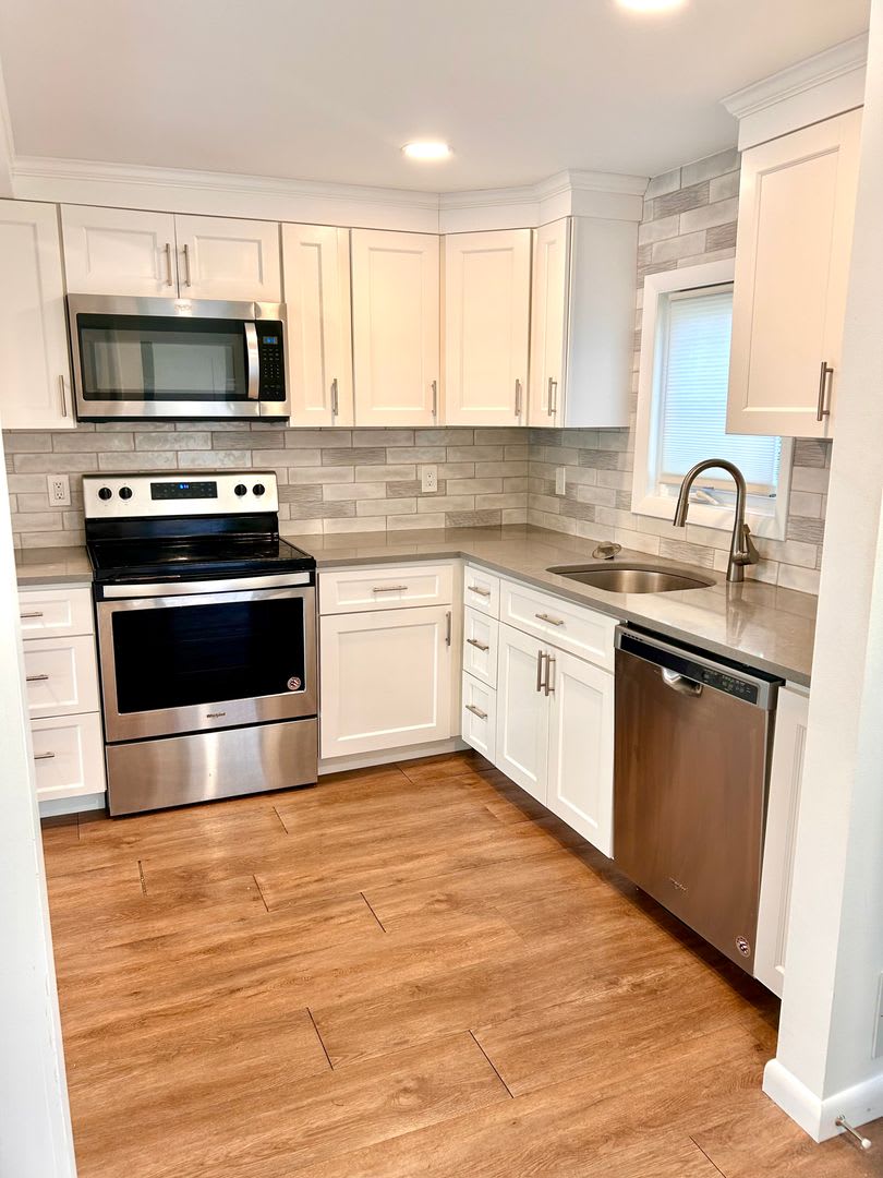 Newly Renovated Two Bedroom Townhouse, Honeoye Falls WITH POOL – photo 5