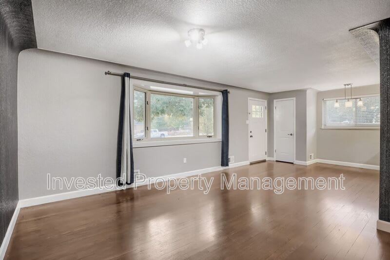 2591 S Raleigh St – photo 4
