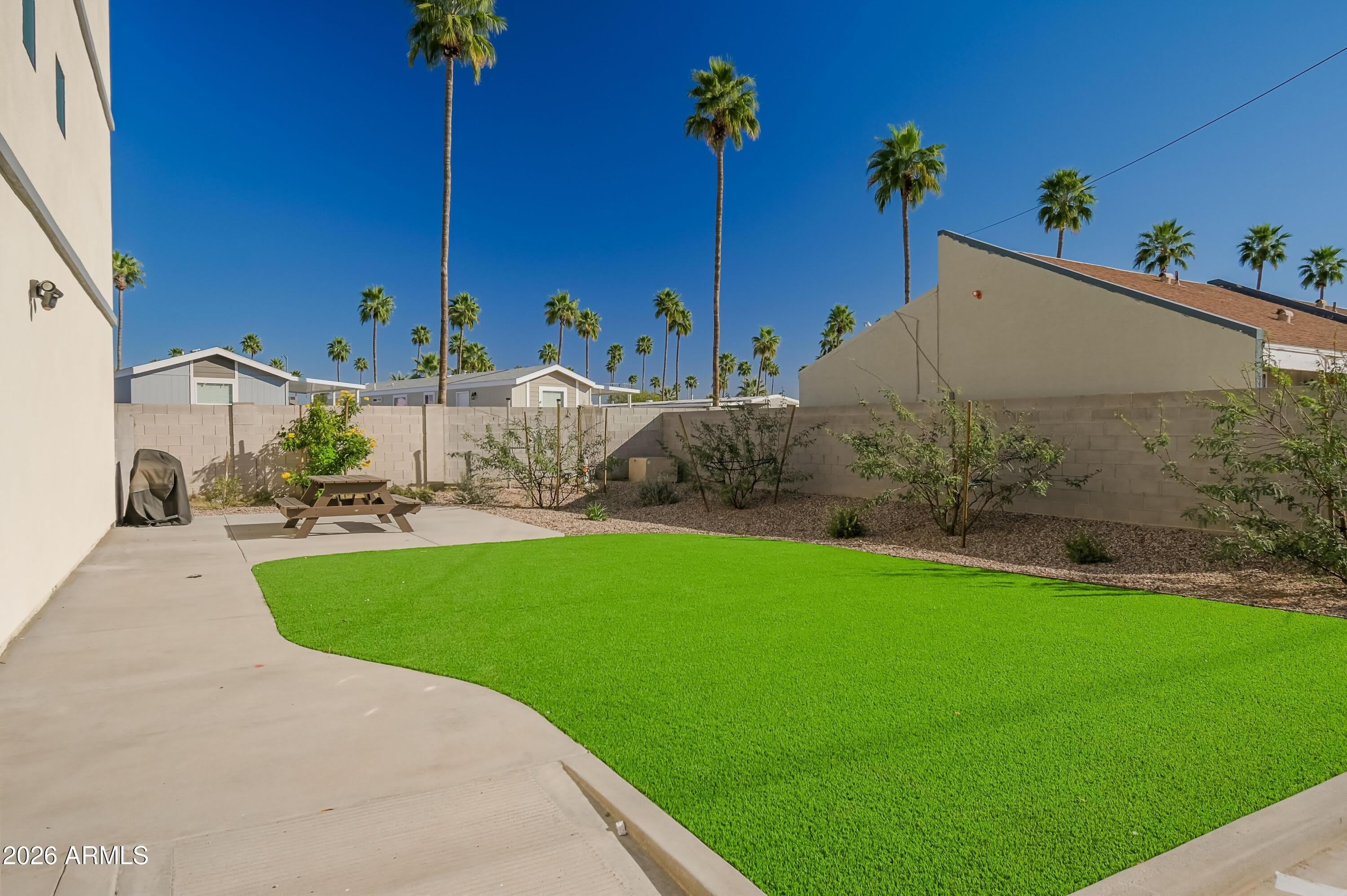 2502 E Paradise Lane – photo 4