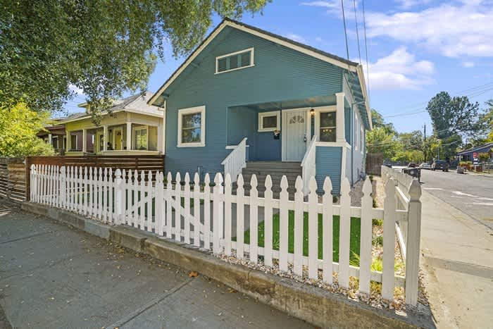 3900 3rd Avenue – photo 2