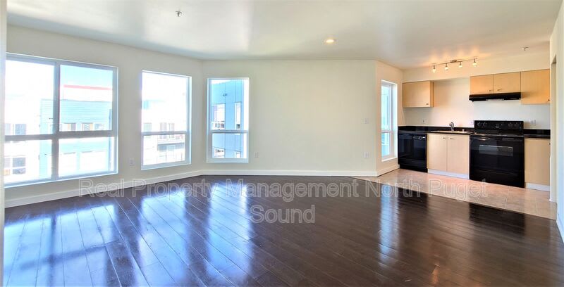 2824 Grand Ave – photo 3