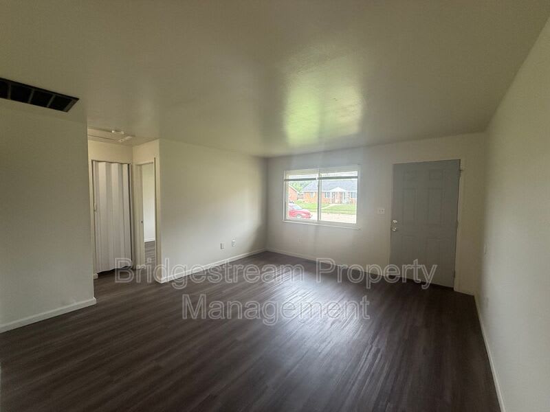 1214 Case Ave – photo 2