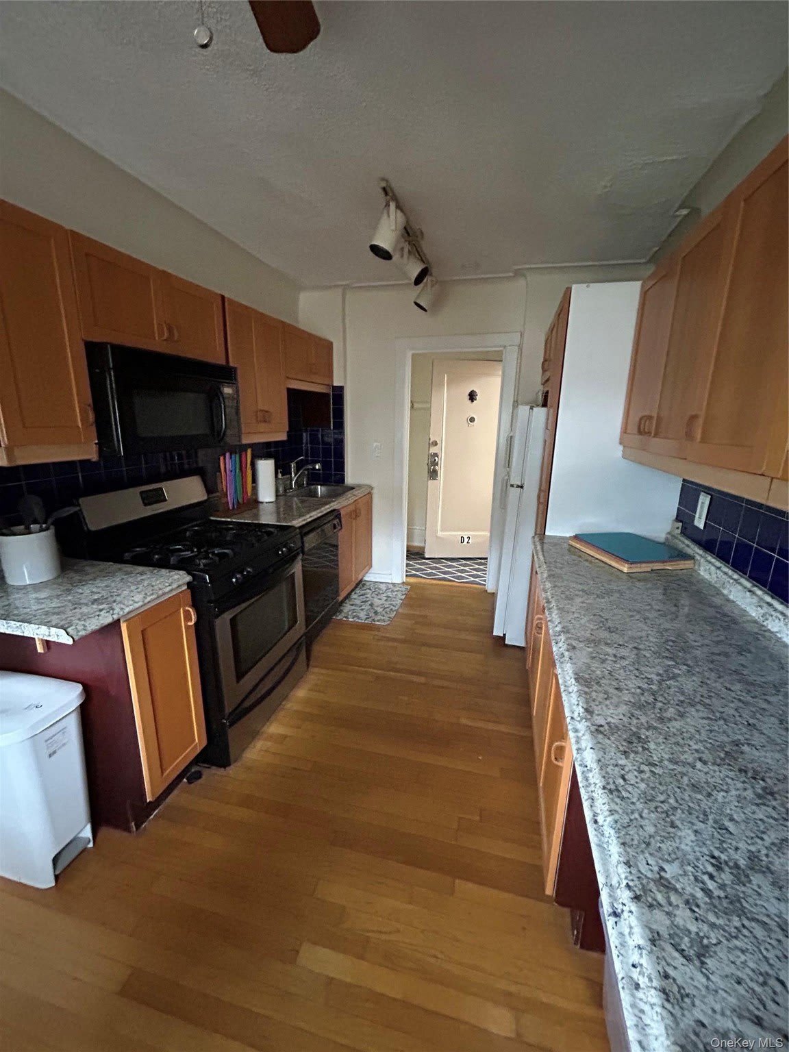 1 Greenridge Avenue – photo 5